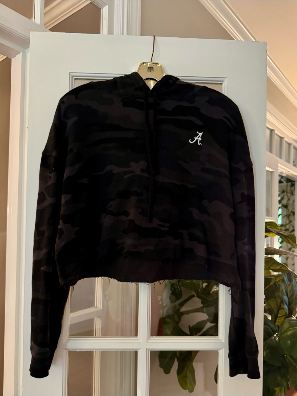 Cropped Black Camo Hoodie Crop Top